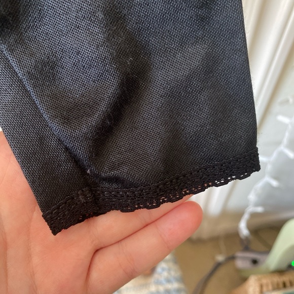 Black silky top - Picture 3 of 4